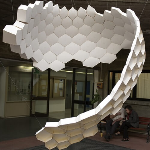 Thinking diﬀerence: Theories and models of parametric design thinking