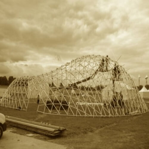 From shape to shell: a design tool to materialize freeform shapes using gridshell structures